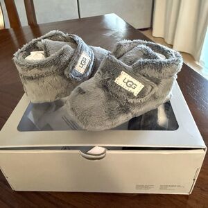 Baby ugg booties